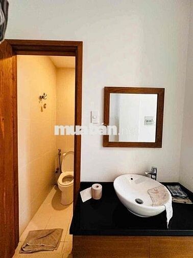 Cho thuê nhà 2MT 212B/2D Nguyễn Trãi P.Nguyễn Cư Trinh Q.1