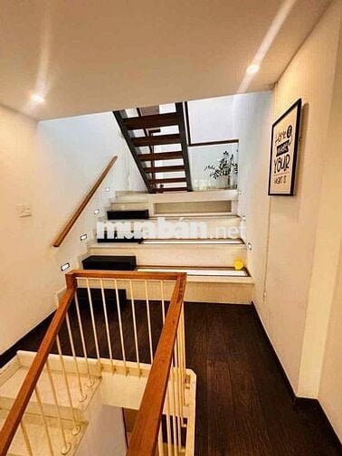 Cho thuê nhà 2MT 212B/2D Nguyễn Trãi P.Nguyễn Cư Trinh Q.1