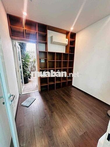 Cho thuê nhà 2MT 212B/2D Nguyễn Trãi P.Nguyễn Cư Trinh Q.1