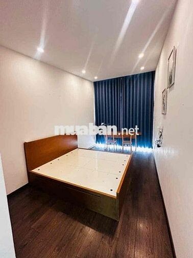 Cho thuê nhà 2MT 212B/2D Nguyễn Trãi P.Nguyễn Cư Trinh Q.1