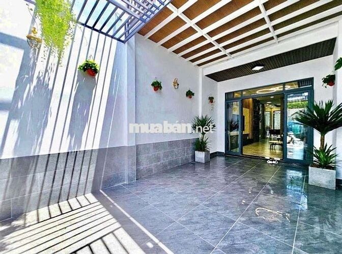 Cho Thuê Nhà Nguyên Căn Mặt Tiền Hẻm Xe Hơi Full Nội Thất Quận 7