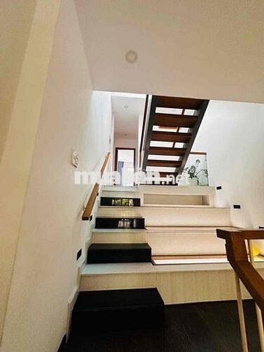 Cho thuê nhà 2MT 212B/2D Nguyễn Trãi P.Nguyễn Cư Trinh Q.1