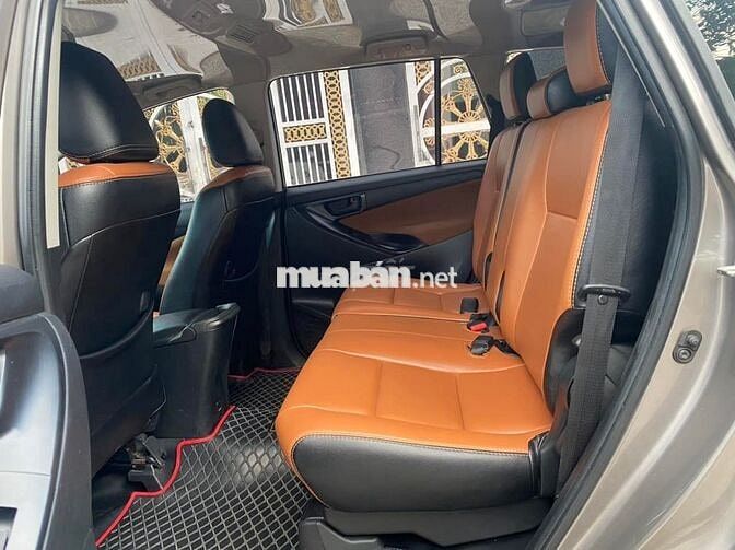Innova 2020 số sàn màu xám