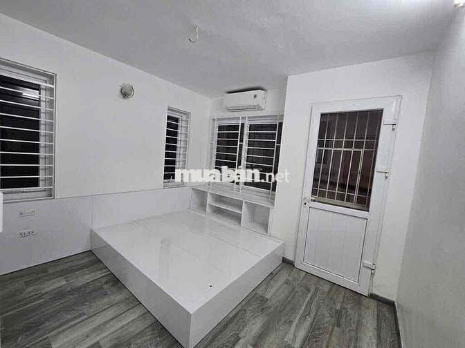 Bán nhà Mỹ Đình-Mặt ngõ 2.5m- 4T dân xây- 6 ngủ- Lô góc- 41m2- 9.5 tỷ