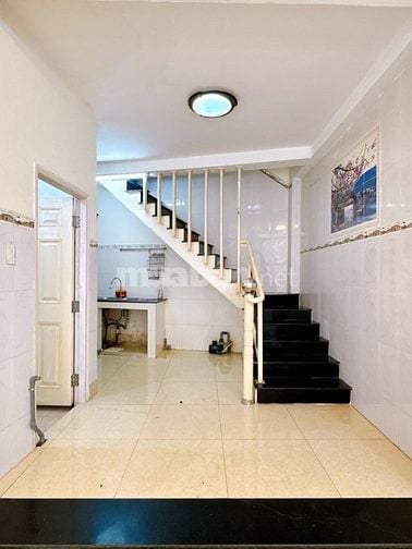 Nhà nở hậu gần Công An P. Tân Hưng, 03 tầng, DT~35m2