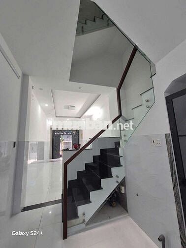 Bán nhà tiện kinh doanh CHDV đường Âu Dương Lân P3 Q8