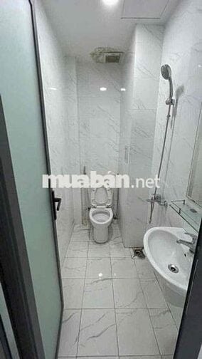 NHÀ CHO THUÊ 10PN, 10WC, CÓ THANG MÁY , LÊ VĂN VIỆT, P3, BÌNH THẠNH