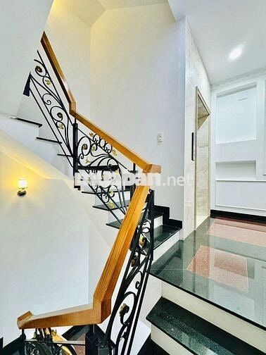 Cho thuê nhà mặt tiền Cầm Bá Thước, Phường 7, Quận Phú Nhuận