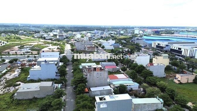 KẸT TIỀN NGÂN HÀNG NÊN TÔI BÁN NỀN ĐẤT Ở KHU DÂN CƯ TÂN ĐÔ