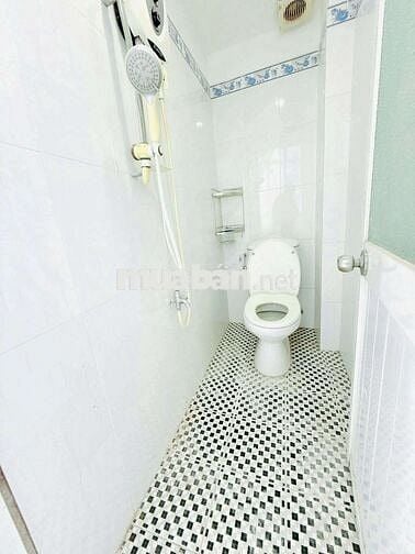 Bán Nhà khu VIP P2.Q8. Gần ngay chợ rạch ông