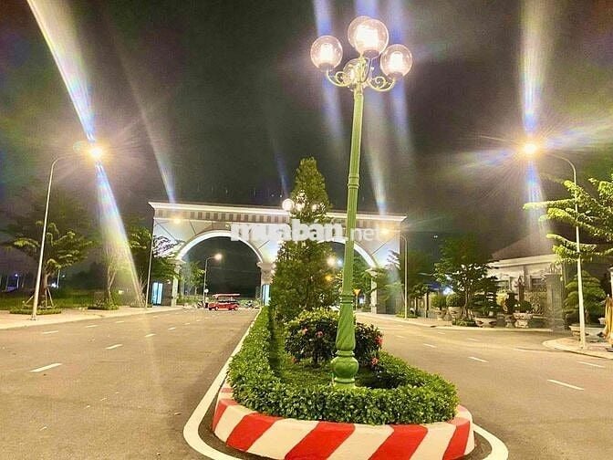 Đất thổ cư đường nhựa trong KDT cao cấp đối diện ngay ĐH Tân Tạo