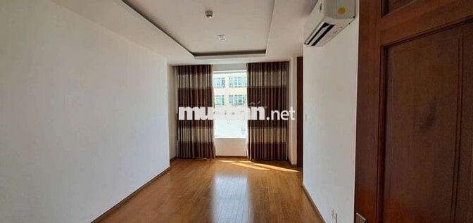 Cho thuê căn hộ chung cư Sky center Phổ Quang, Tân Bình. DT135m2, 3pn