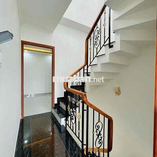 BÁN NHÀ 4 TẦNG_HXT HIỆP BÌNH. 51M2(4.2x12) 4PN5WC. Sổ Hồng Hoàn Công.