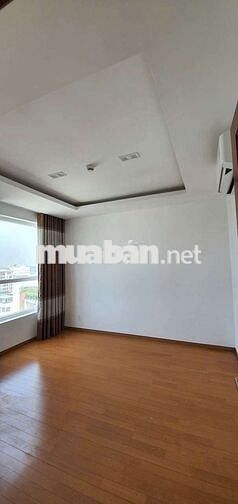 Cho thuê căn hộ chung cư Sky center Phổ Quang, Tân Bình. DT135m2, 3pn