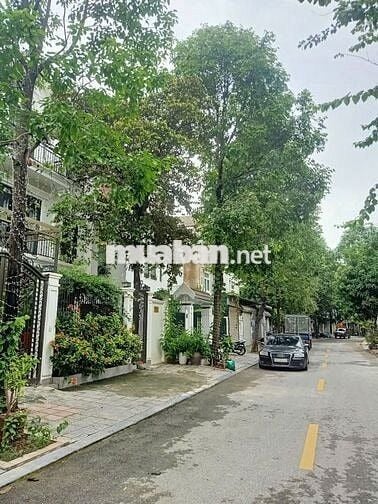 Bán Biệt thự Văn Phú 200m2, hoàn thiện, mt10m, sát Công viên giá 3x tỷ