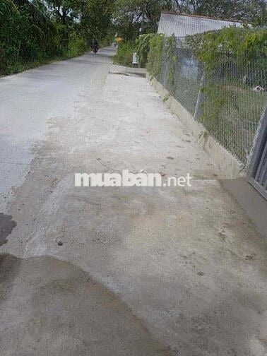 đất đang ngộp mặt tiền đường giá 960tr shr thương lượng
