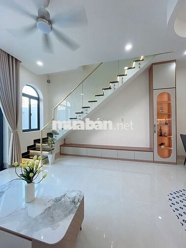 Nhà Phường 5 cách Đoàn Thị Nghiệp 80m hẻm ô tô