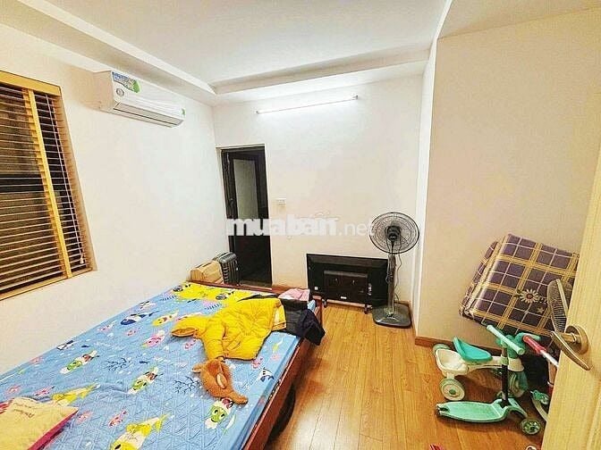 Cho thuê căn CC phúc Lợi Long Biên 60m 2 ngủ 2 vs fun đồ giá 7 triệu
