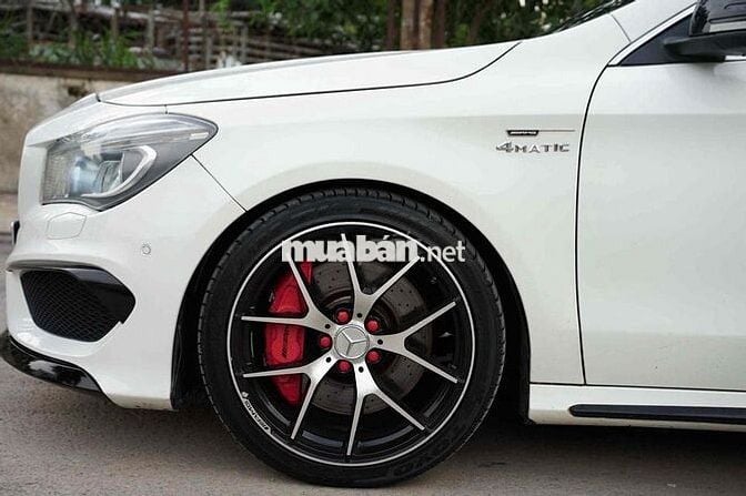 Mercedes Benz CLA 45 AMG