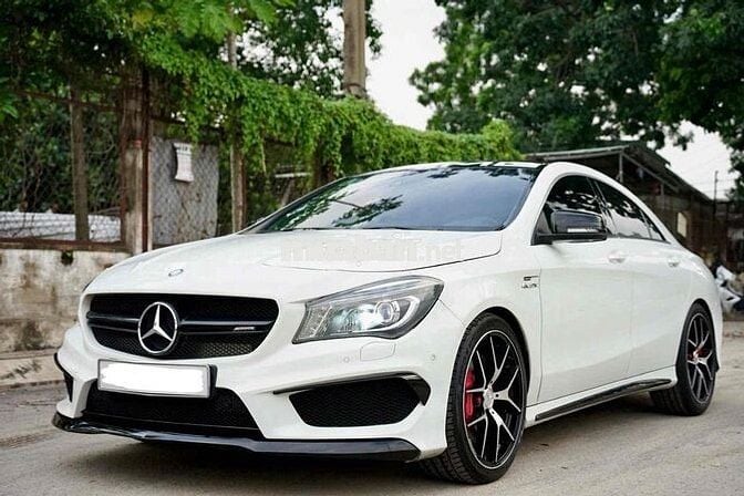 Mercedes Benz CLA 45 AMG