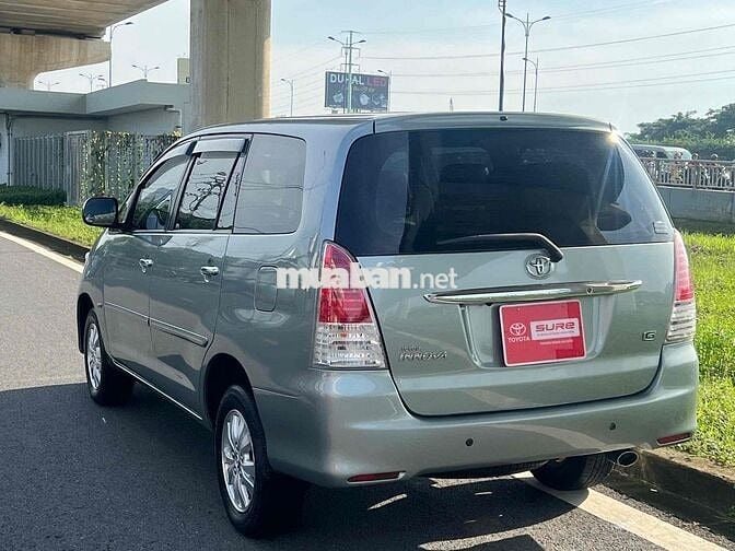 Toyota Innova G Số Sàn 2011 - màu bạc - 245Tr