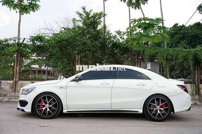Mercedes Benz CLA 45 AMG