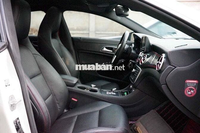 Mercedes Benz CLA 45 AMG