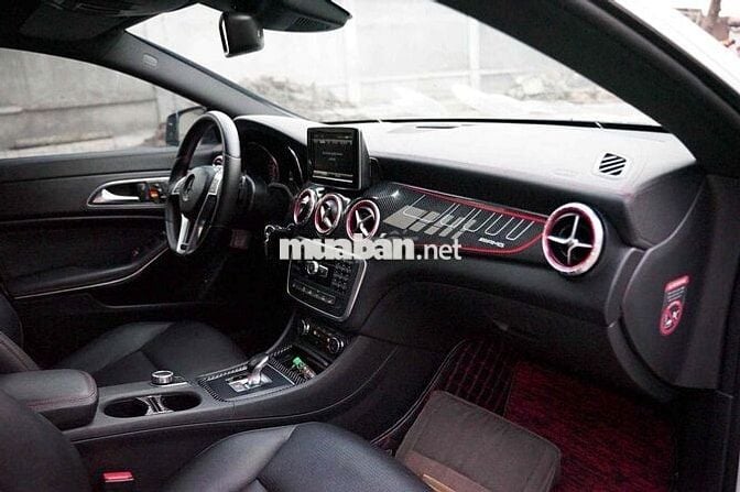 Mercedes Benz CLA 45 AMG