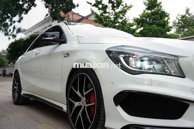 Mercedes Benz CLA 45 AMG
