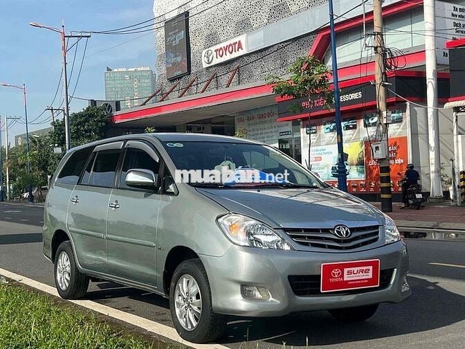Toyota Innova G Số Sàn 2011 - màu bạc - 245Tr