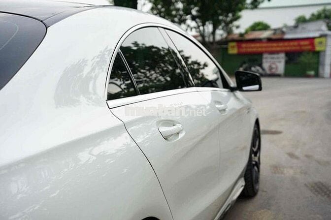 Mercedes Benz CLA 45 AMG