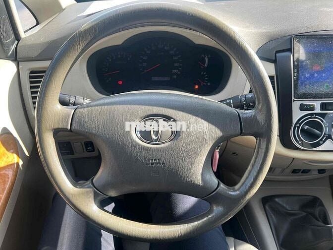 Toyota Innova G Số Sàn 2011 - màu bạc - 245Tr