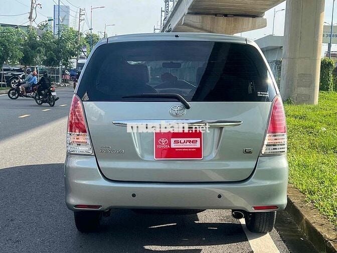 Toyota Innova G Số Sàn 2011 - màu bạc - 245Tr