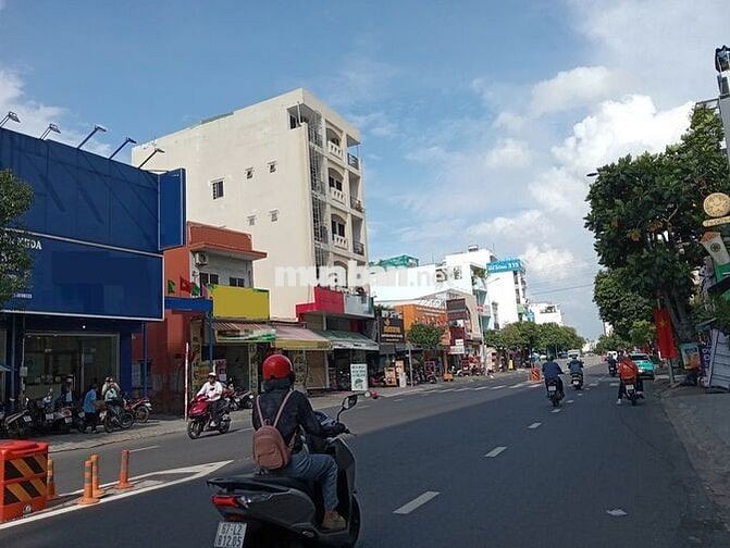 NHÀ MẶT TIỀN ĐƯỜNG NGUYỄN SƠN 5,4 X 13 NGAY NGÃ BA LÊ KHÔI