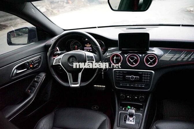 Mercedes Benz CLA 45 AMG