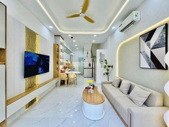 Chỉ 1 tỷ hơn đã nhận nhà 42.5m² Lê Quang Định, xây 1 trệt 3 lầu. SHR