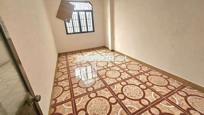 MẶT TIỀN 6X20, 1TRỆT 1LẦU, 3PN 3WC. SUỐT RỘNG