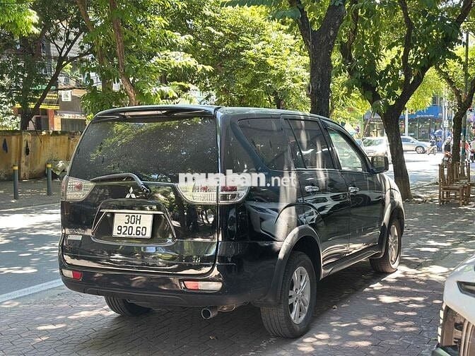 mitsubishi Zinger 2009 2.4MT Đen 7 Chỗ Siêu Mới