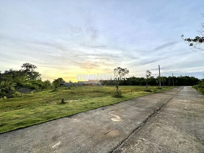 CHỦ CẦN CẮT LỖ VÀI LÔ ĐẤT THỔ CƯ