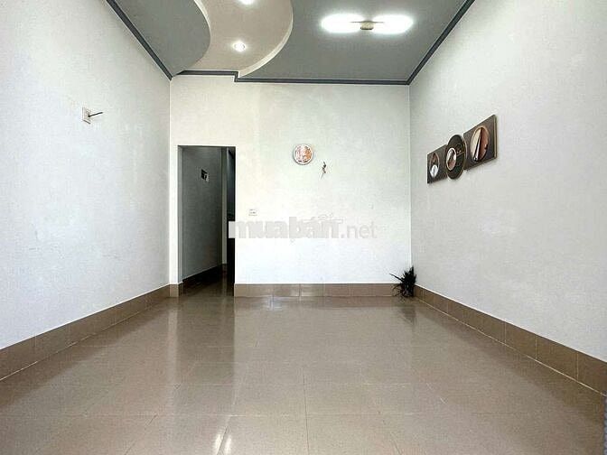 CHO THUÊ NHÀ TRỆT CẠNH CHỢ BÀ BỘ SẴN MÁY LẠNH GIÁ 6TR/THÁNG