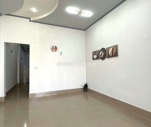 CHO THUÊ NHÀ TRỆT CẠNH CHỢ BÀ BỘ SẴN MÁY LẠNH GIÁ 6TR/THÁNG