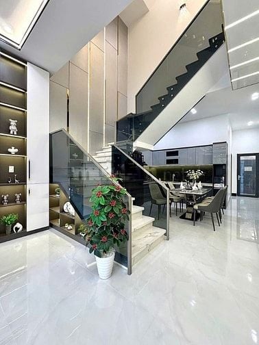 Bán Nhà Mặt Tiền Vạn Hạnh, Quận 10 Kinh Doanh Tốt, Giá Cực Tốt!