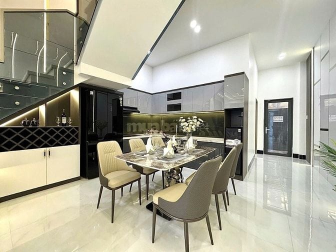 Bán Nhà Mặt Tiền Vạn Hạnh, Quận 10 Kinh Doanh Tốt, Giá Cực Tốt!