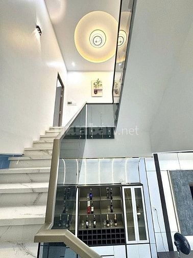 Bán Nhà Mặt Tiền Vạn Hạnh, Quận 10 Kinh Doanh Tốt, Giá Cực Tốt!