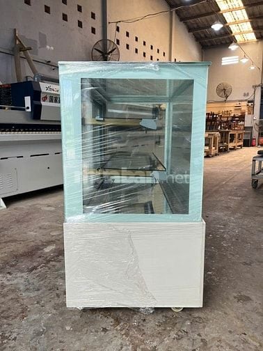 Tủ Bánh Kem Kính Vuông 3 Tầng 90CM