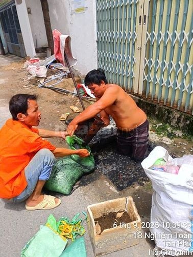 tuyển dụng nhân viên giám sát.