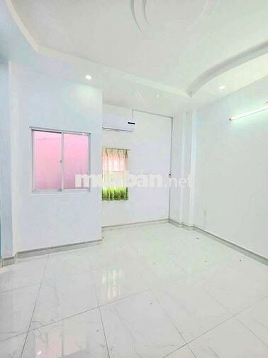 Chính chủ, nhà 3 lầu còn mới, 4 PN, Hẻm xe tải