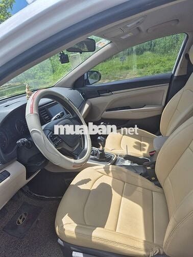 Hyundai Elentra số sàn 2019 - phân khúc C
