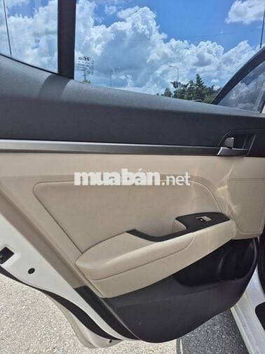 Hyundai Elentra số sàn 2019 - phân khúc C