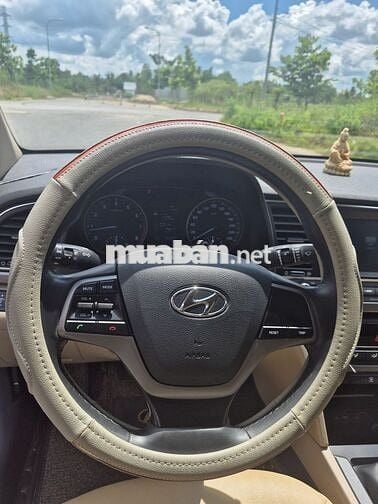 Hyundai Elentra số sàn 2019 - phân khúc C